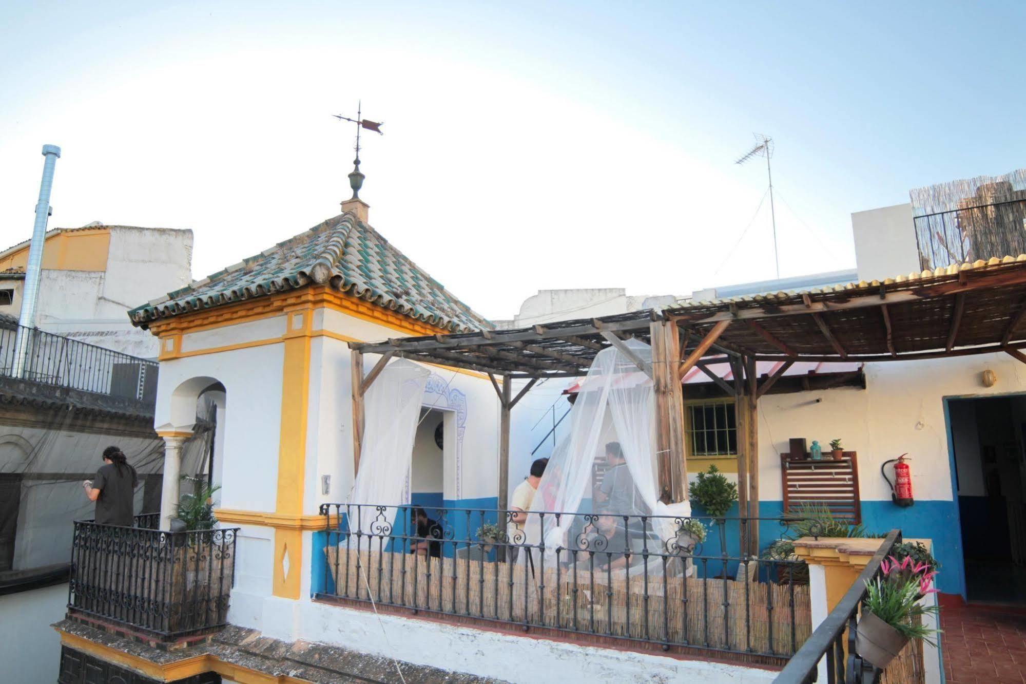 Isa Sevilla Luaran gambar
